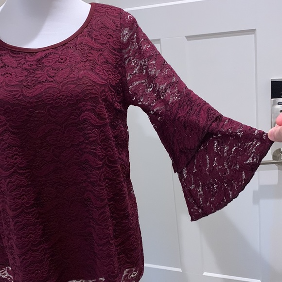 NWT Rue JuJu Lace Bell Sleeve Blouse - Picture 6 of 14